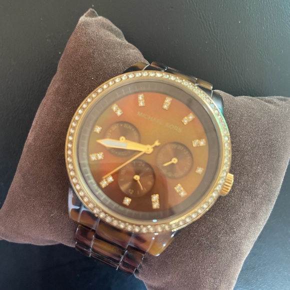 Michael Kors Tortoise Watch MK 5280 - Picture 4 of 10